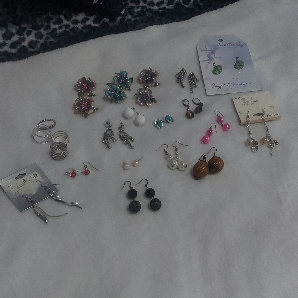 6/$10 21 Pcs. For $6 Elegant Vintage And Modern  Floral Earrings  Multicolor